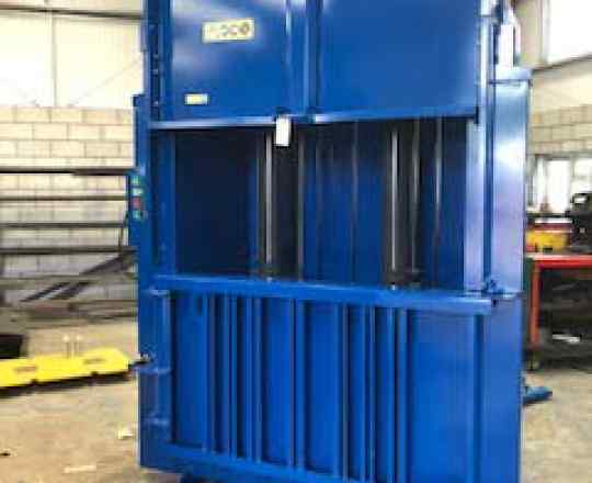 Mill-Size baler with Guillotine (Sliding) Door 